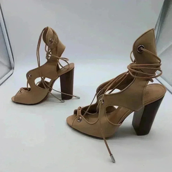 Schutz Hollye Roman Stack Heel Sandals Tan sz 7 B made in Brazil - Picture 3 of 9